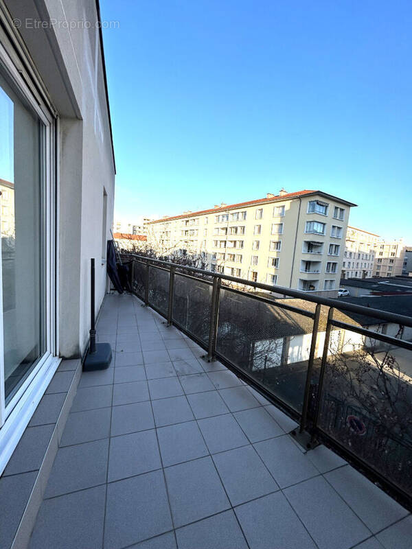 Appartement à LYON-8E