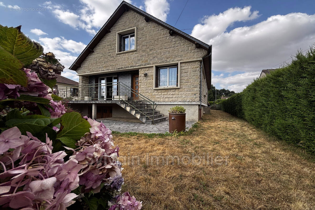 Maison à MILLY-SUR-THERAIN