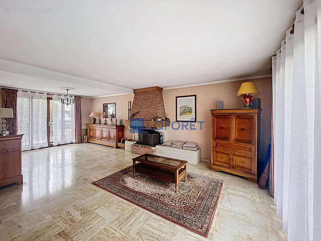 Maison à SAINTRY-SUR-SEINE