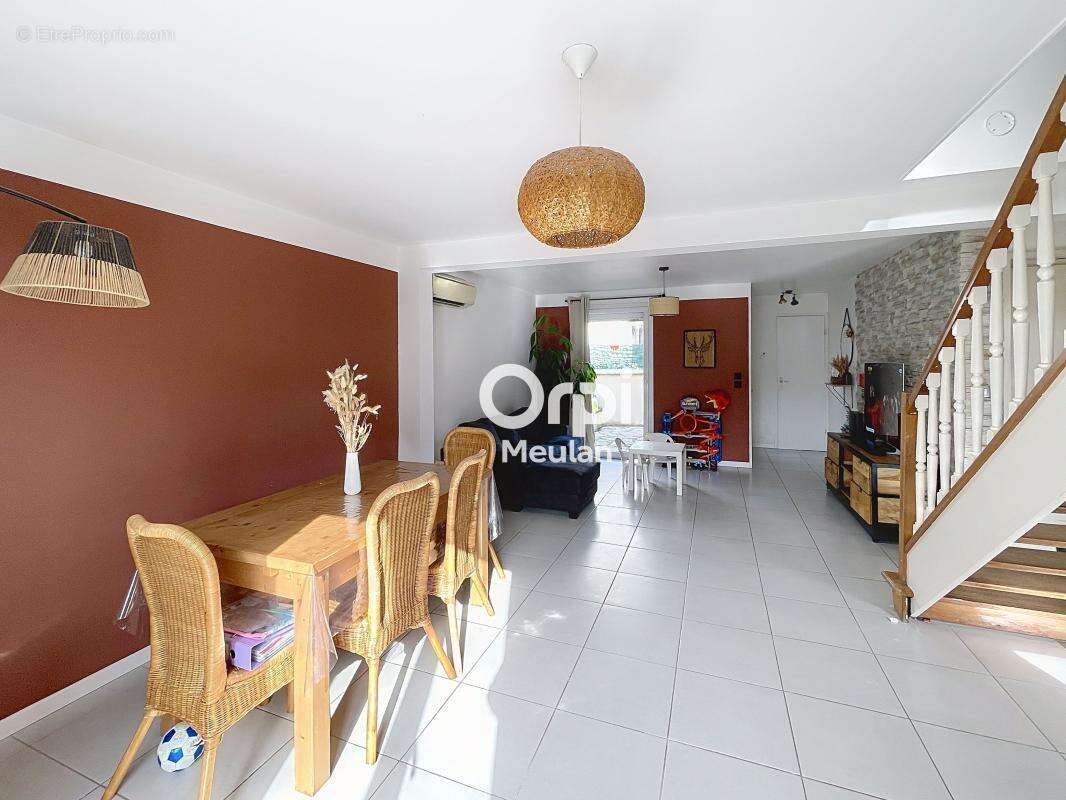 Maison à LES MUREAUX