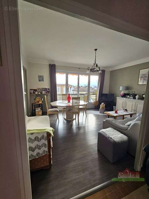 VIENNE, Pyramide, Appartement T2 de 58m² avec balcon et cave. - photo 4