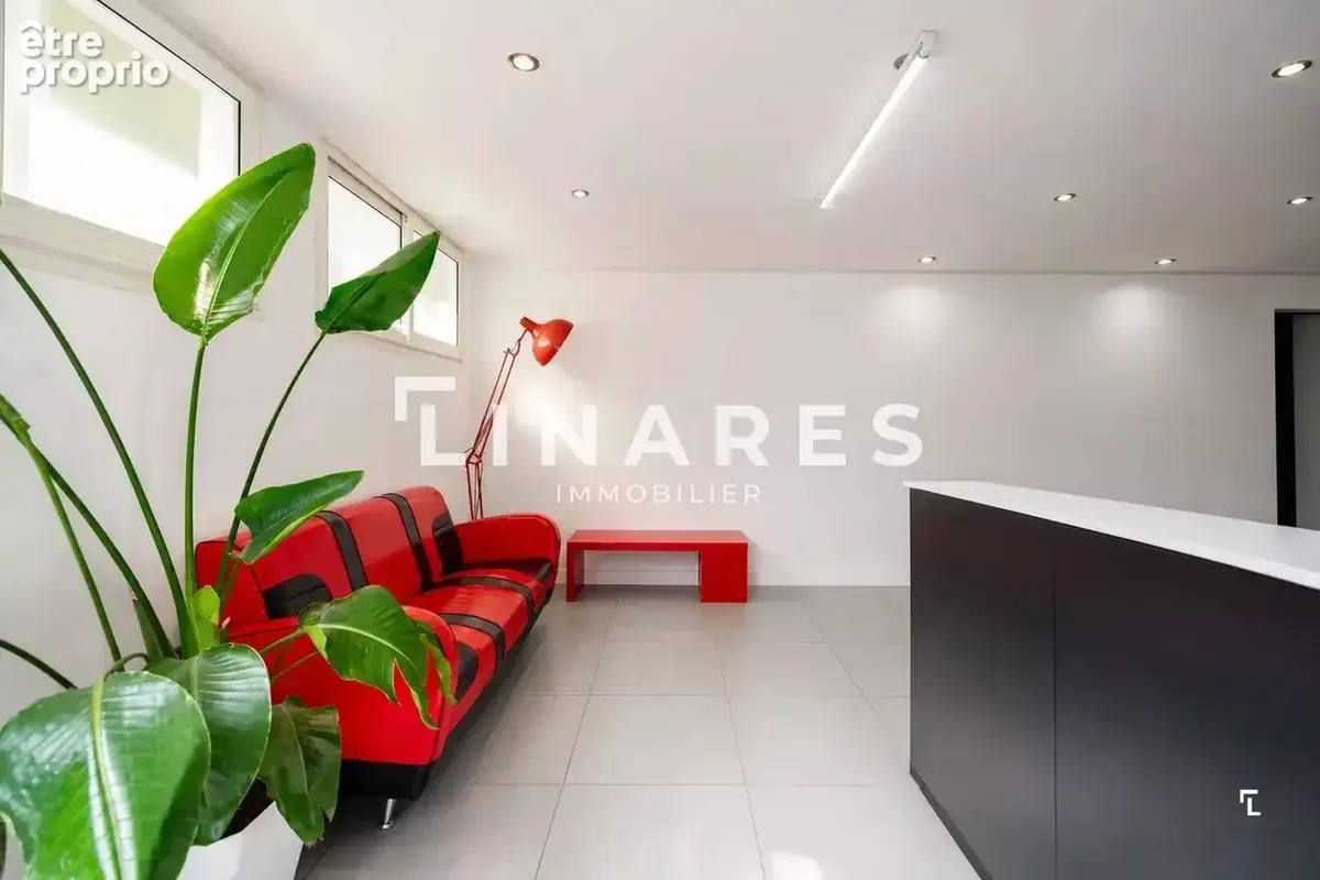 LE STUDIO – Local commercial de 110 m² – 13008 Marseille - photo 2