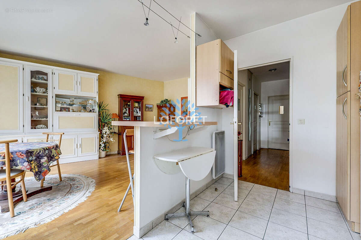 Appartement à PARIS-20E