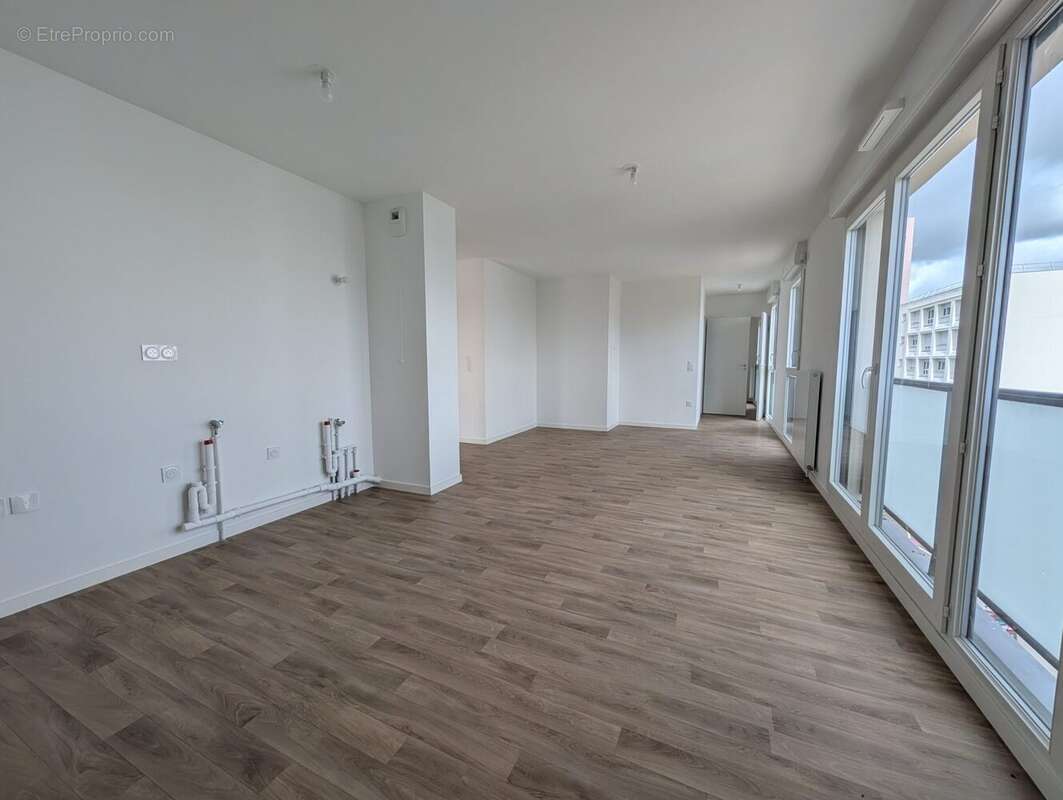 Appartement à LES CLAYES-SOUS-BOIS