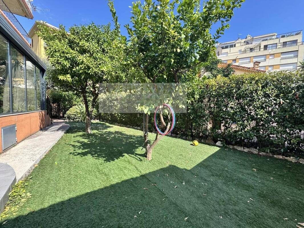 Appartement à ROQUEBRUNE-CAP-MARTIN