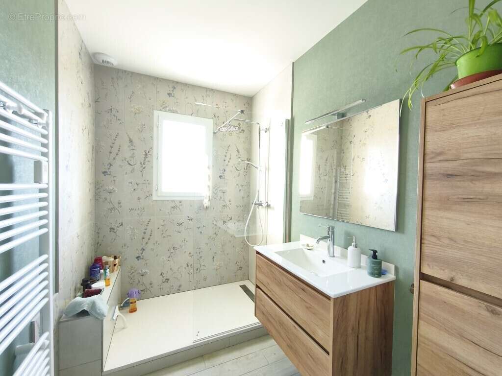 Maison à JARNAC-CHAMPAGNE