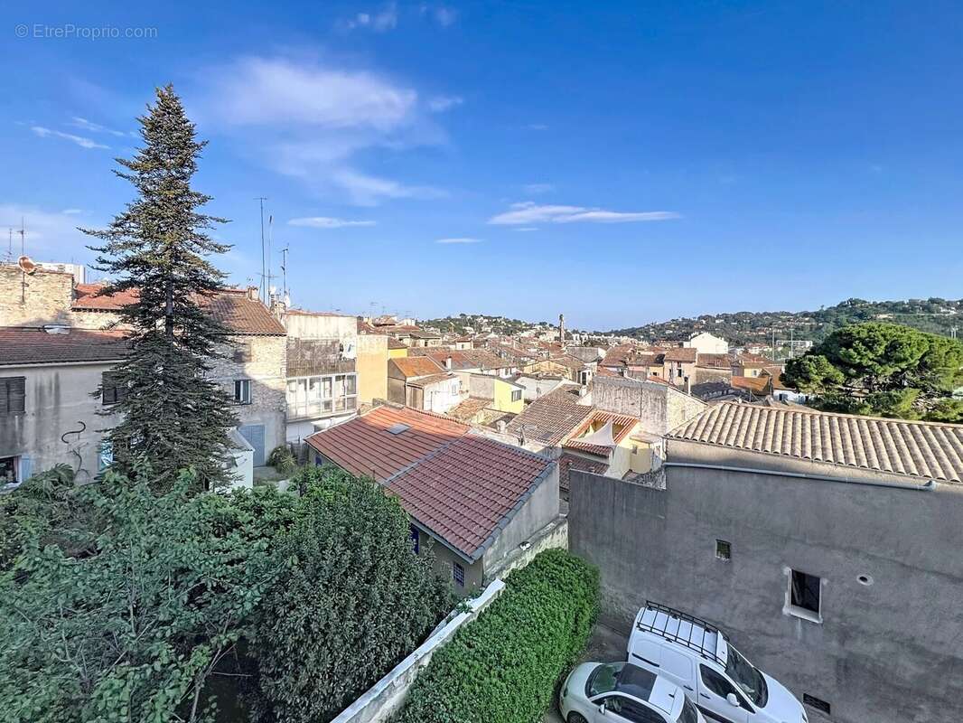 Appartement à VALLAURIS