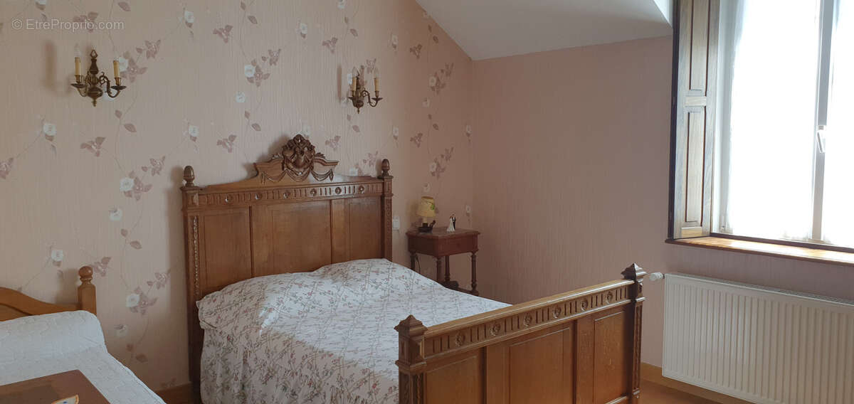 Maison à CRUGNY