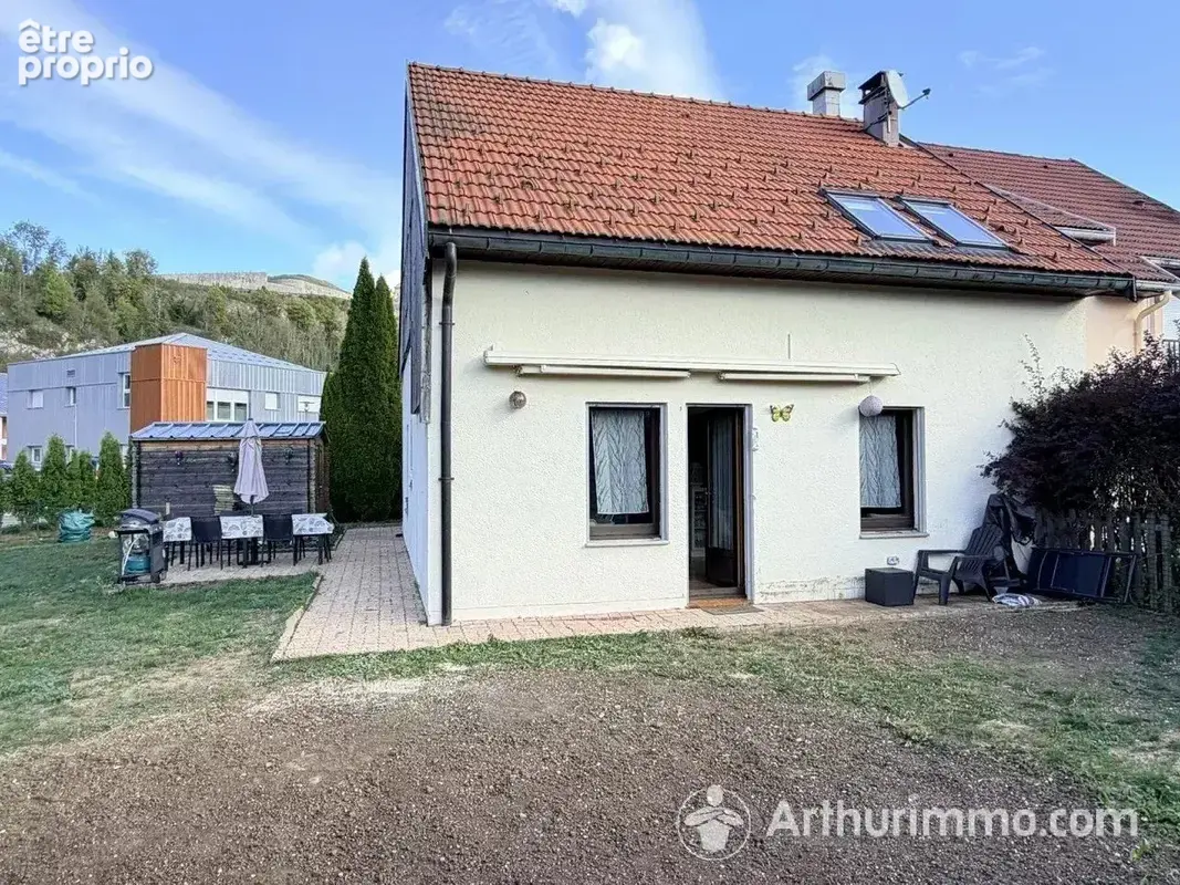 Maison à LA CLUSE-ET-MIJOUX