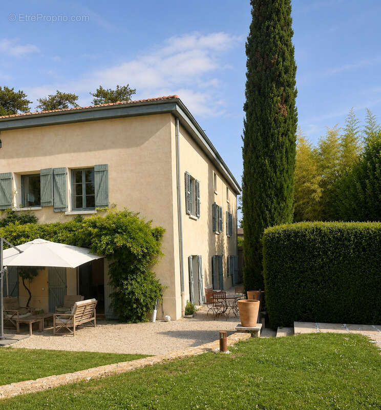 Maison à TASSIN-LA-DEMI-LUNE