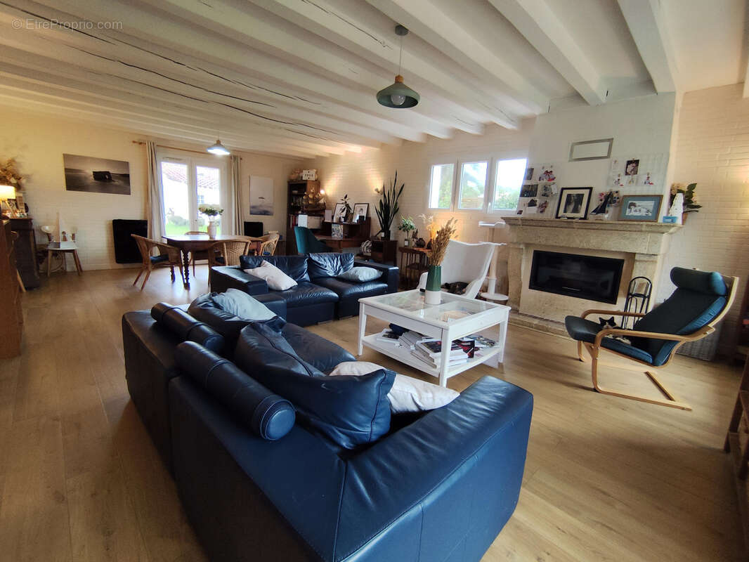 Bien sous compromis - grande maison familiale a deux pas de la mer - photo 2