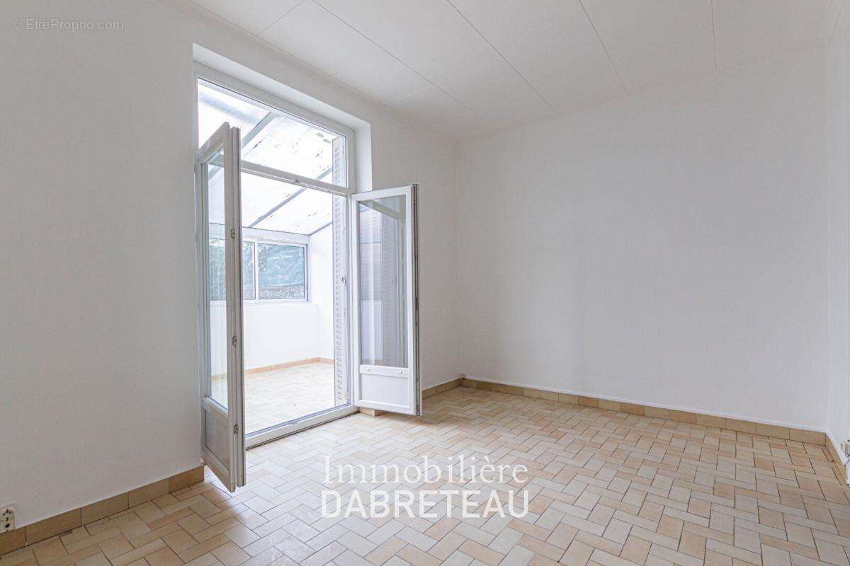 Villeurbanne - Métro Flachet - T3 de 69m2 avec jardin - photo 5
