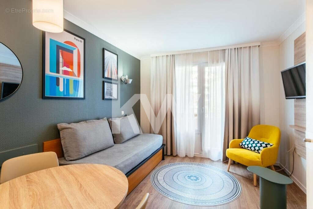Appartement à COURBEVOIE