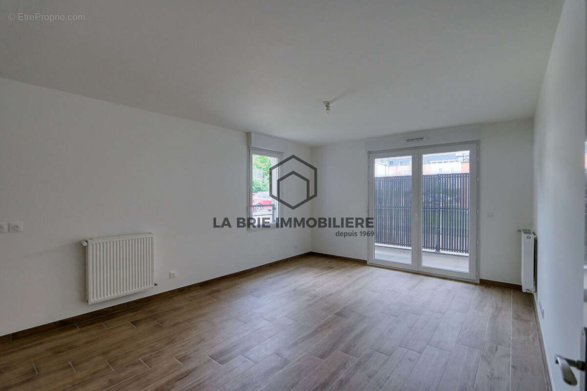 Appartement à EMERAINVILLE