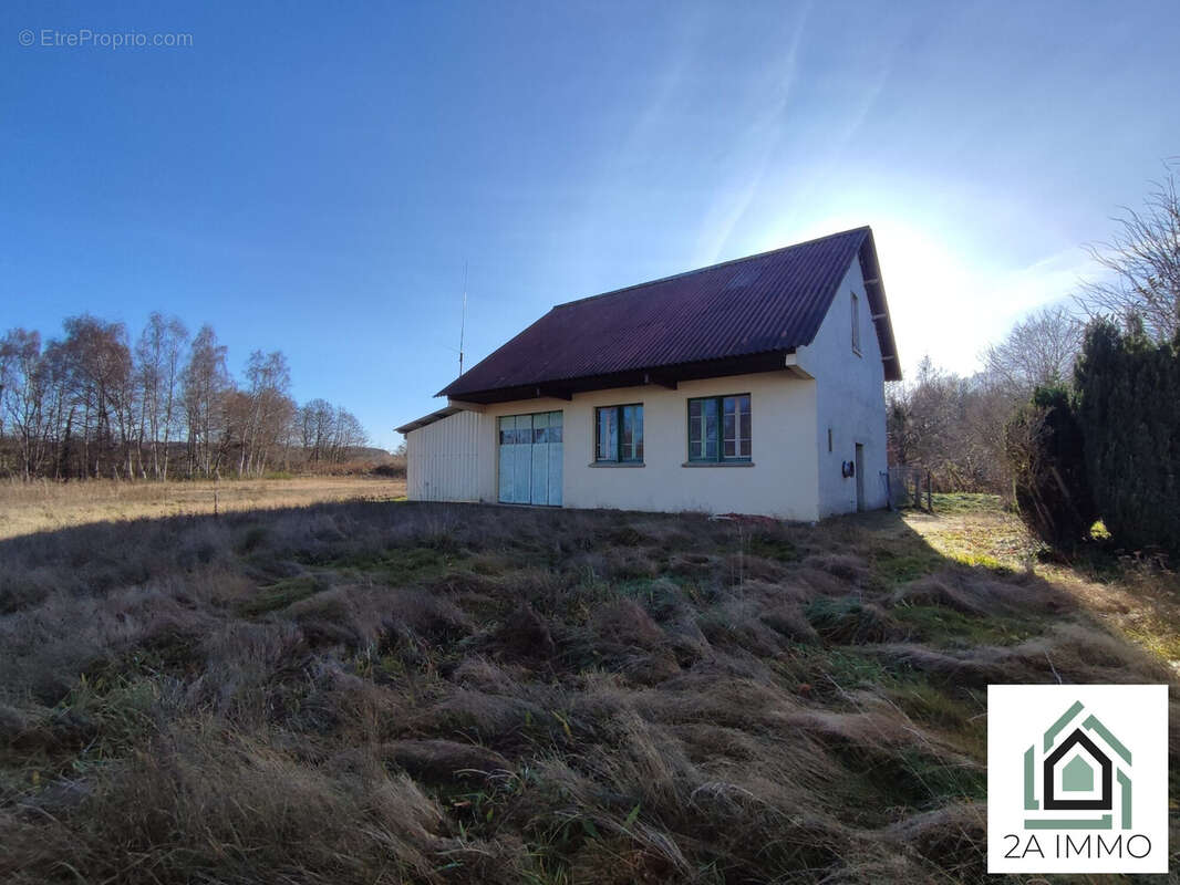 Maison à CHAPDES-BEAUFORT