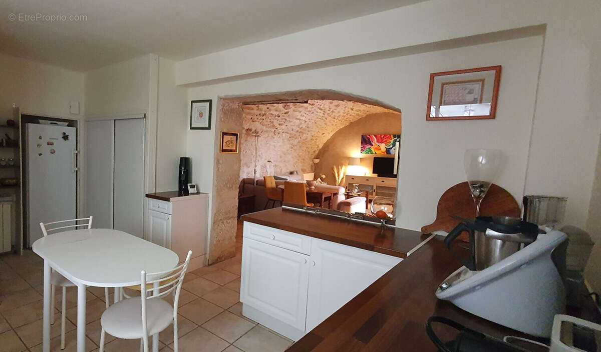 Sommieres a 10 mn maison ancienne avec cour et garage - photo 9