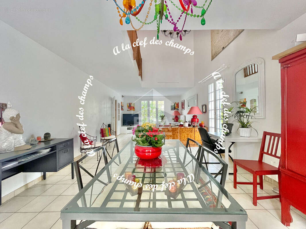 Maison à SAINT-REMY-LES-CHEVREUSE