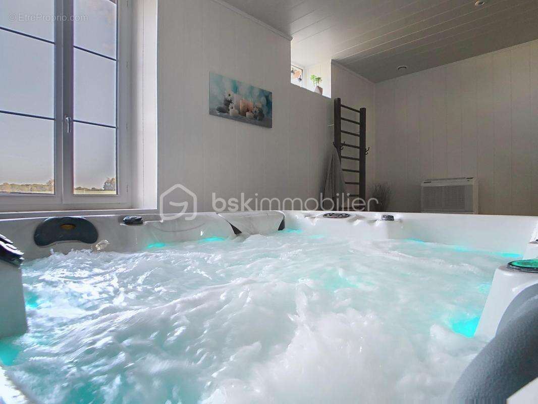 Maison à MONTCORBON