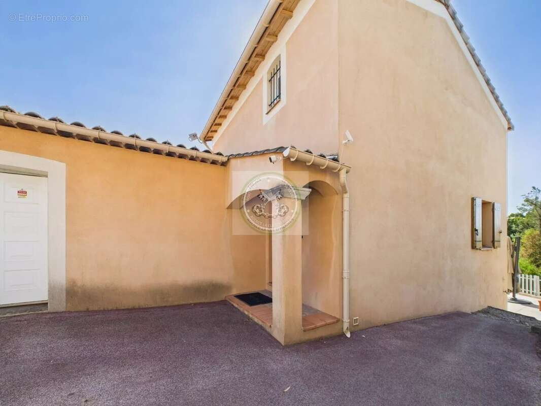 À vendre - villa  4 pièces - domaine du  capitou - photo 15