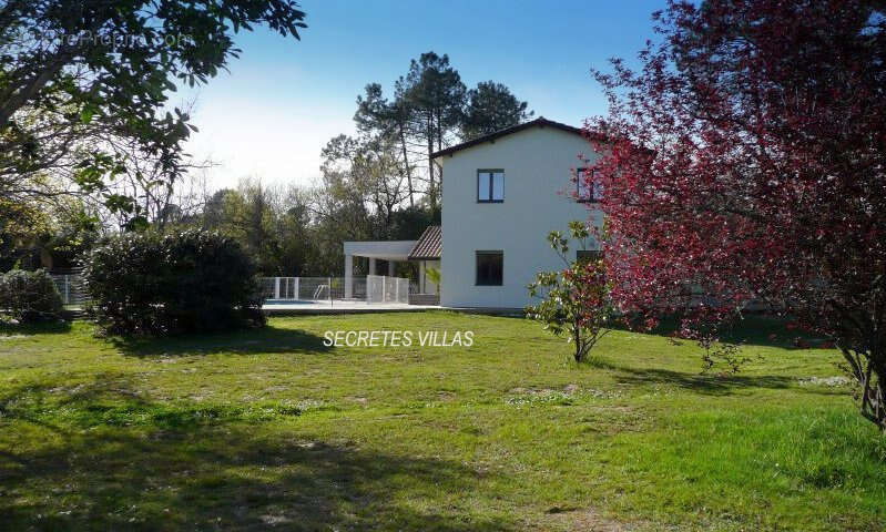 Maison à CAMBLANES-ET-MEYNAC