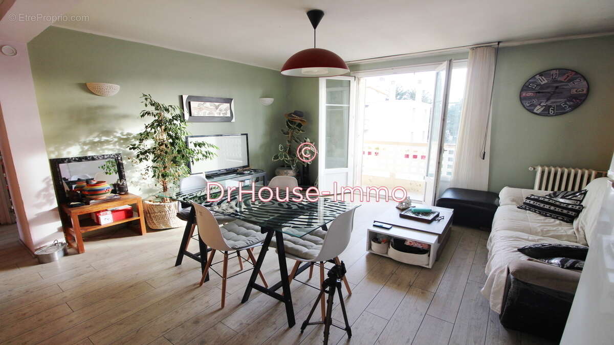 Appartement à MARSEILLE-9E