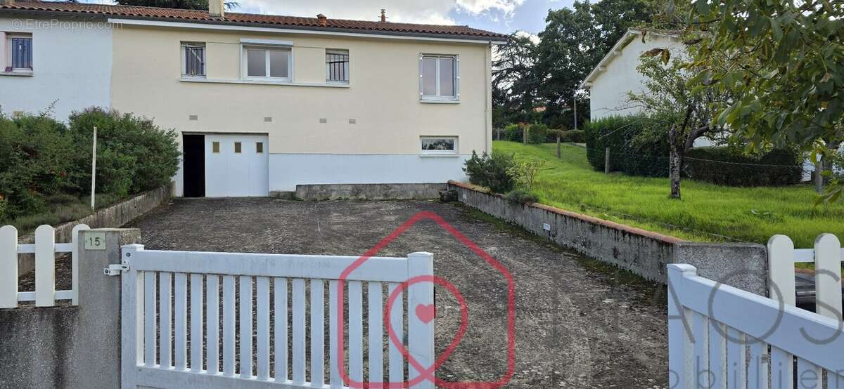 Maison à BUXEROLLES