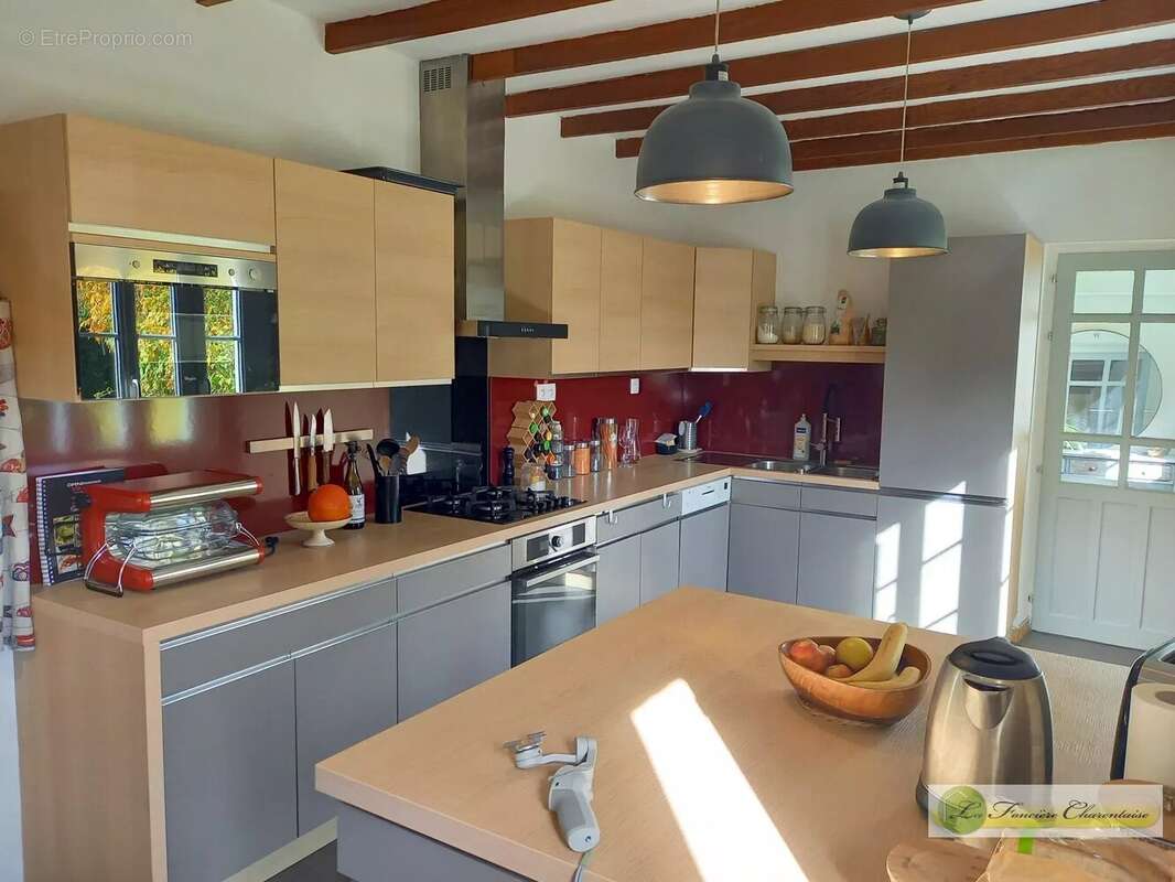 Maison à SAINT-AMANT-DE-BOIXE