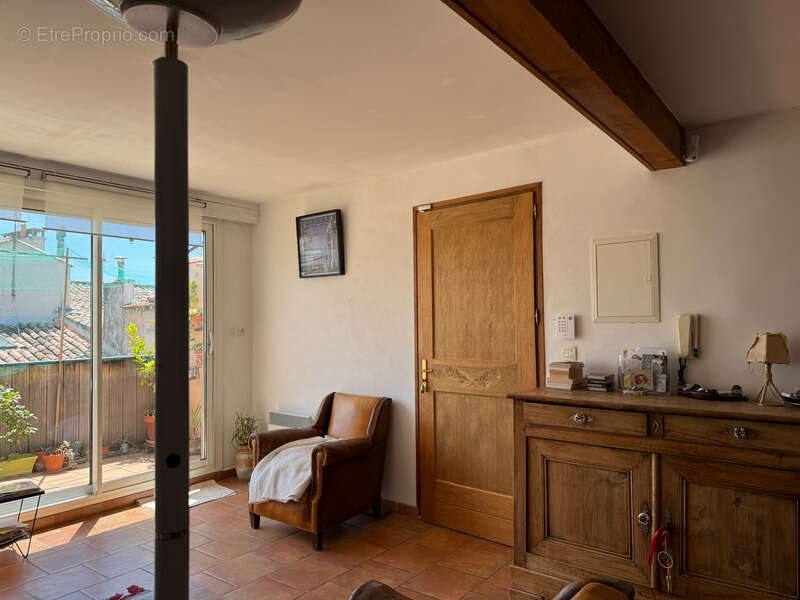 T2 Duplex dernier étage 57m² + terrasses – Vues toits & Thermes – Aix Centre - photo 12