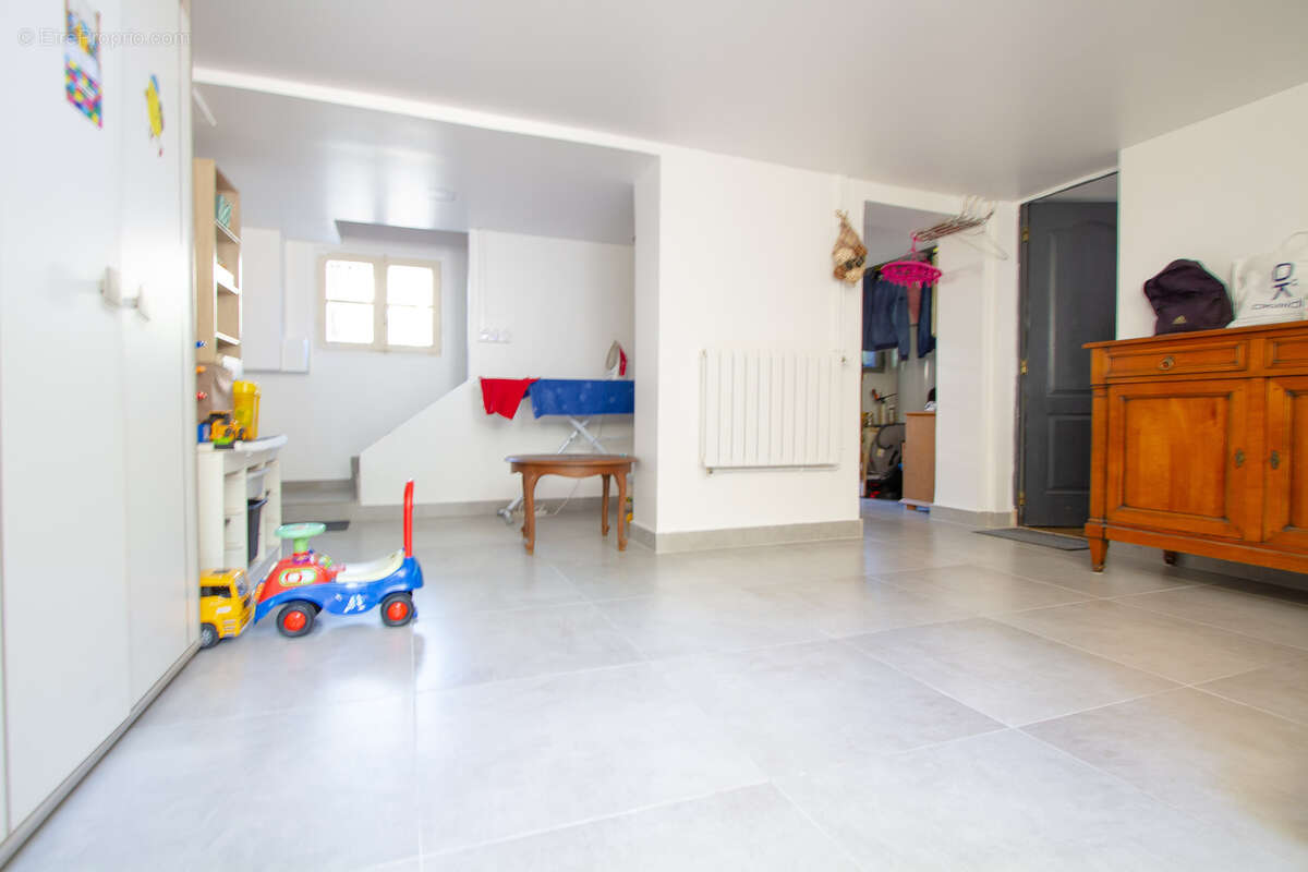 Maison à VILLENEUVE-LE-ROI