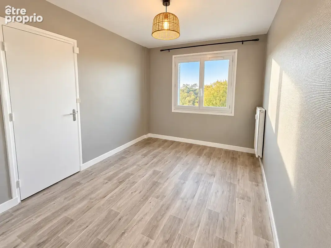 MARAVILLAS IMMOBILIER   Un T3 avec une vue exceptionnelle sur Lyon et les Monts d’Or - photo 5