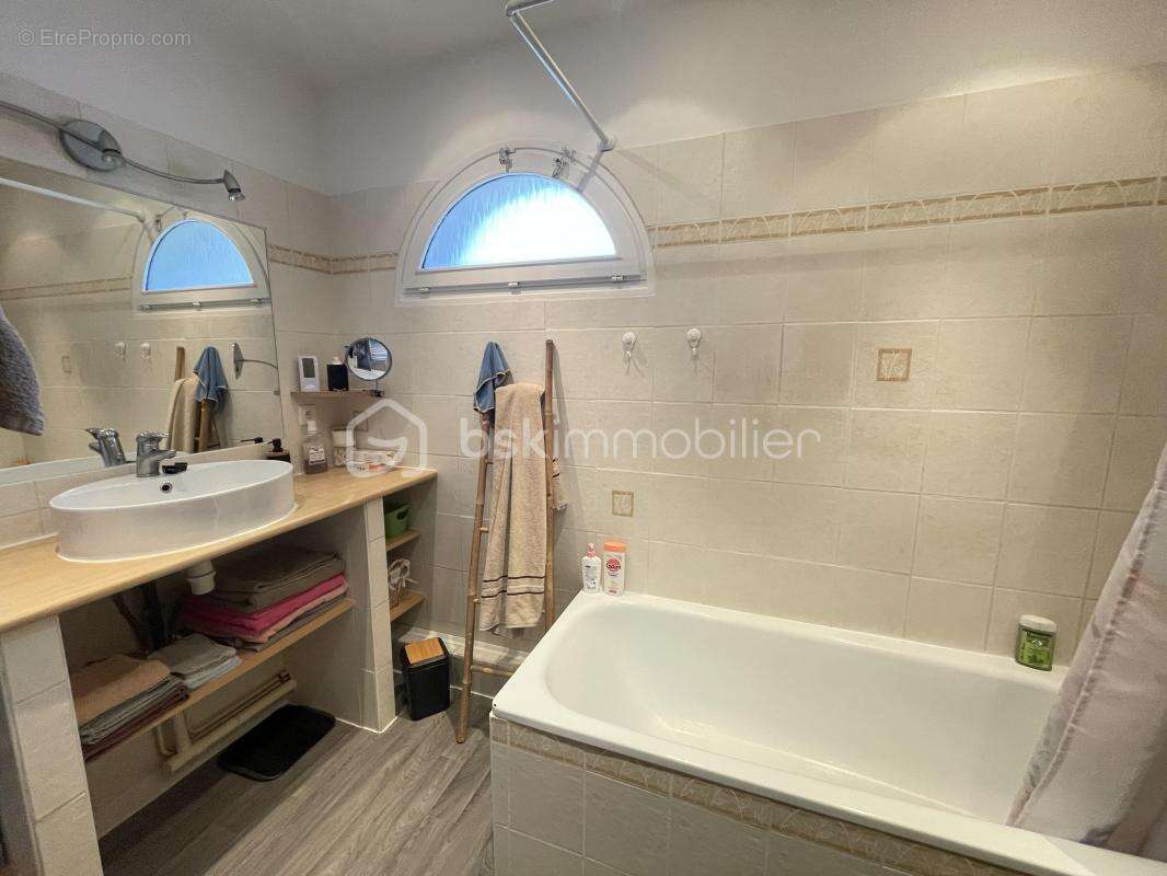 Maison à VARENNES-SUR-SEINE