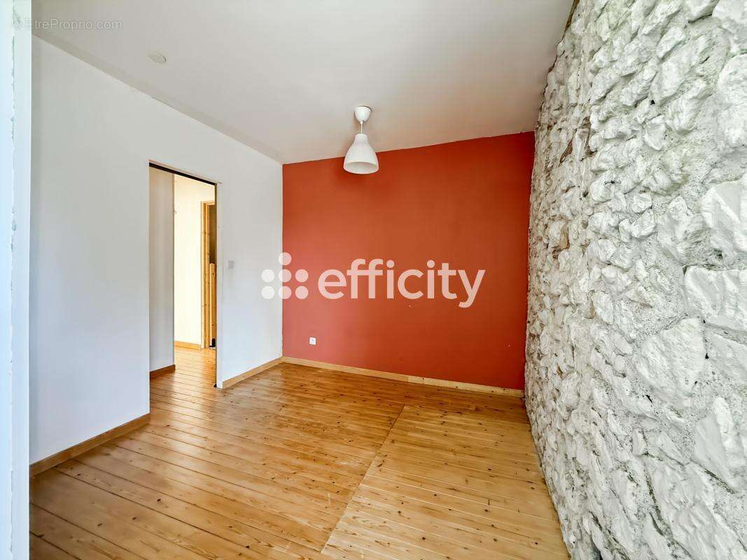 Maison à SAINTE-MAURE-DE-TOURAINE