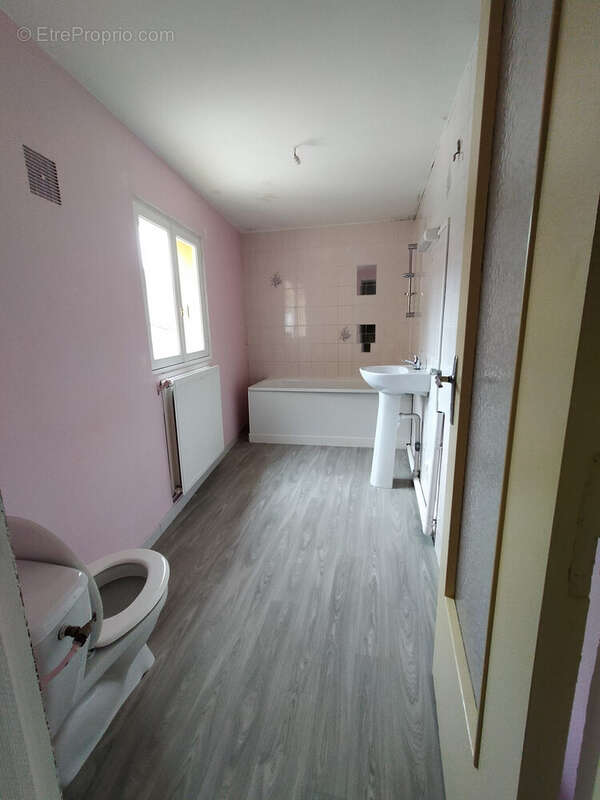 Appartement à VRIGNE-AUX-BOIS