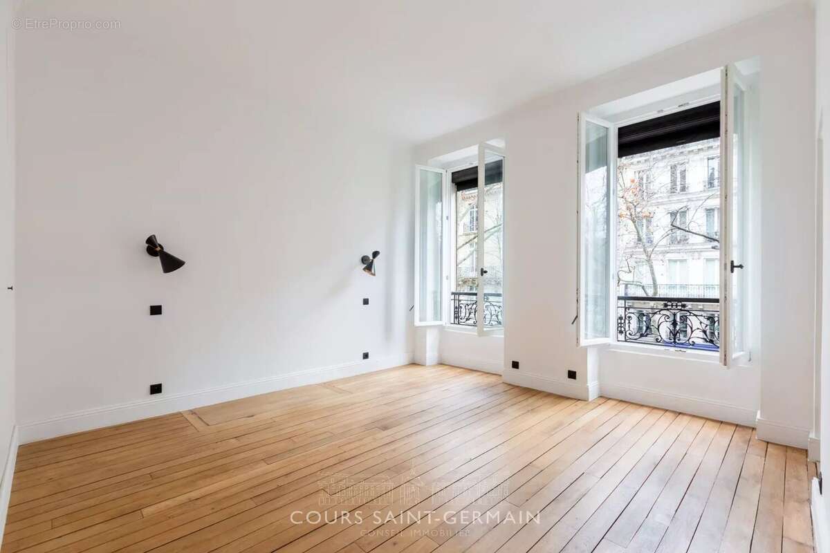 Appartement à PARIS-7E