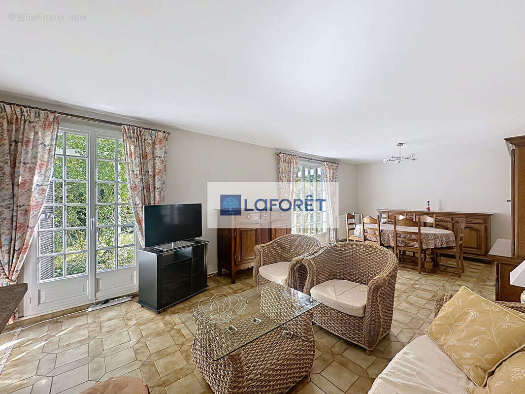 Maison à SARTROUVILLE