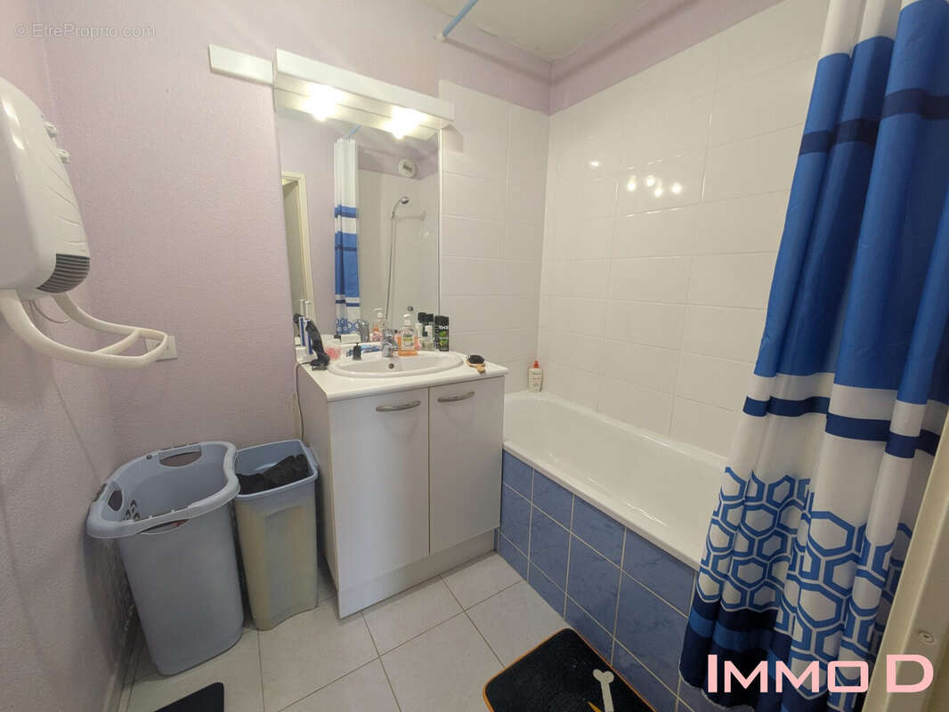 Appartement à CHARMES