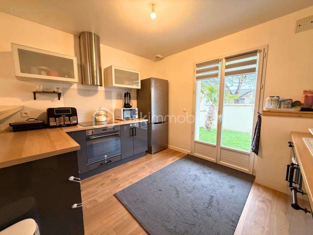 Maison à CORBEIL-ESSONNES