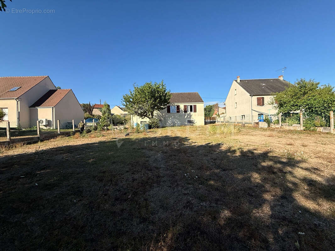 Maison Beaulieu Sur Loire 5 pièce(s) 97  m² 4 chambres terrain 1650 m² - photo 2