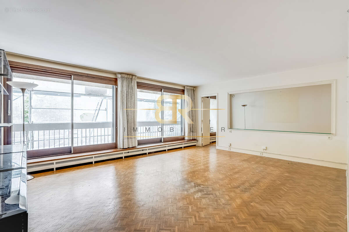 Appartement à PARIS-6E