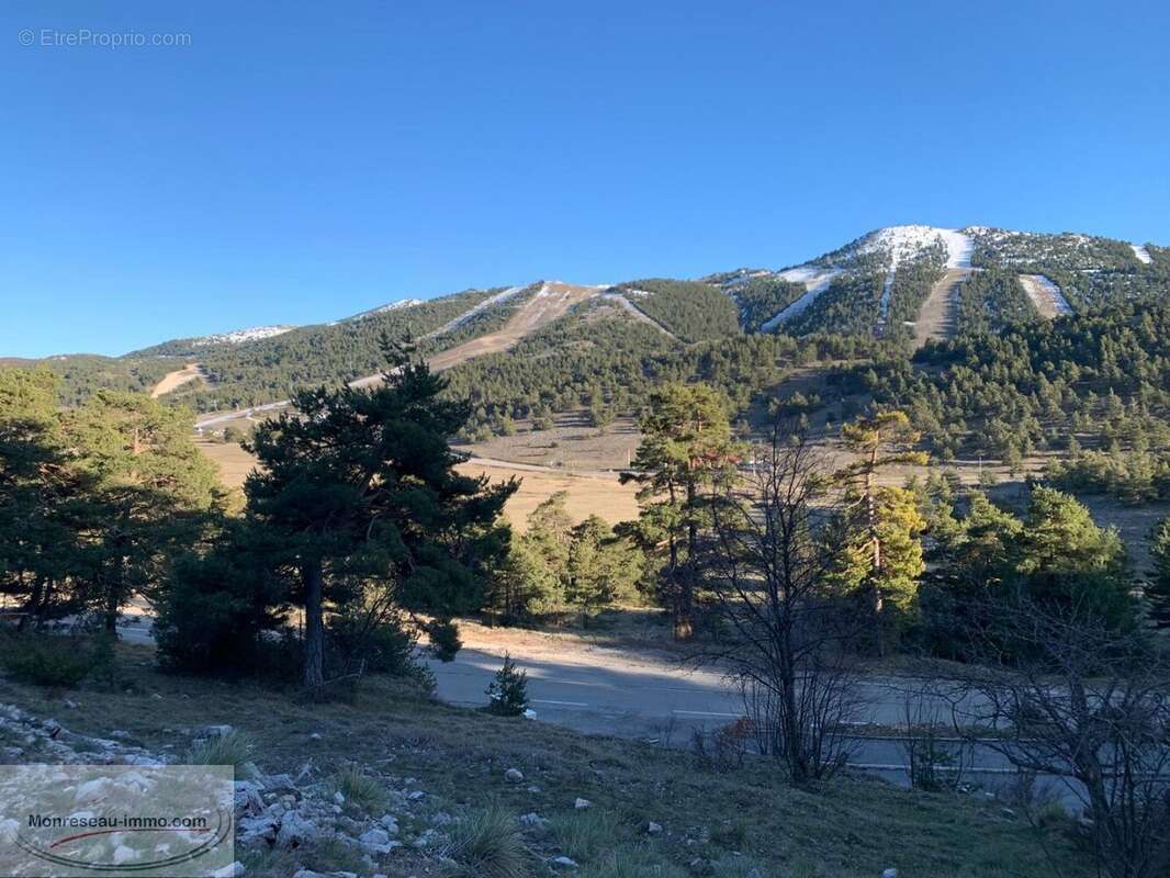 Appartement à GREOLIERES