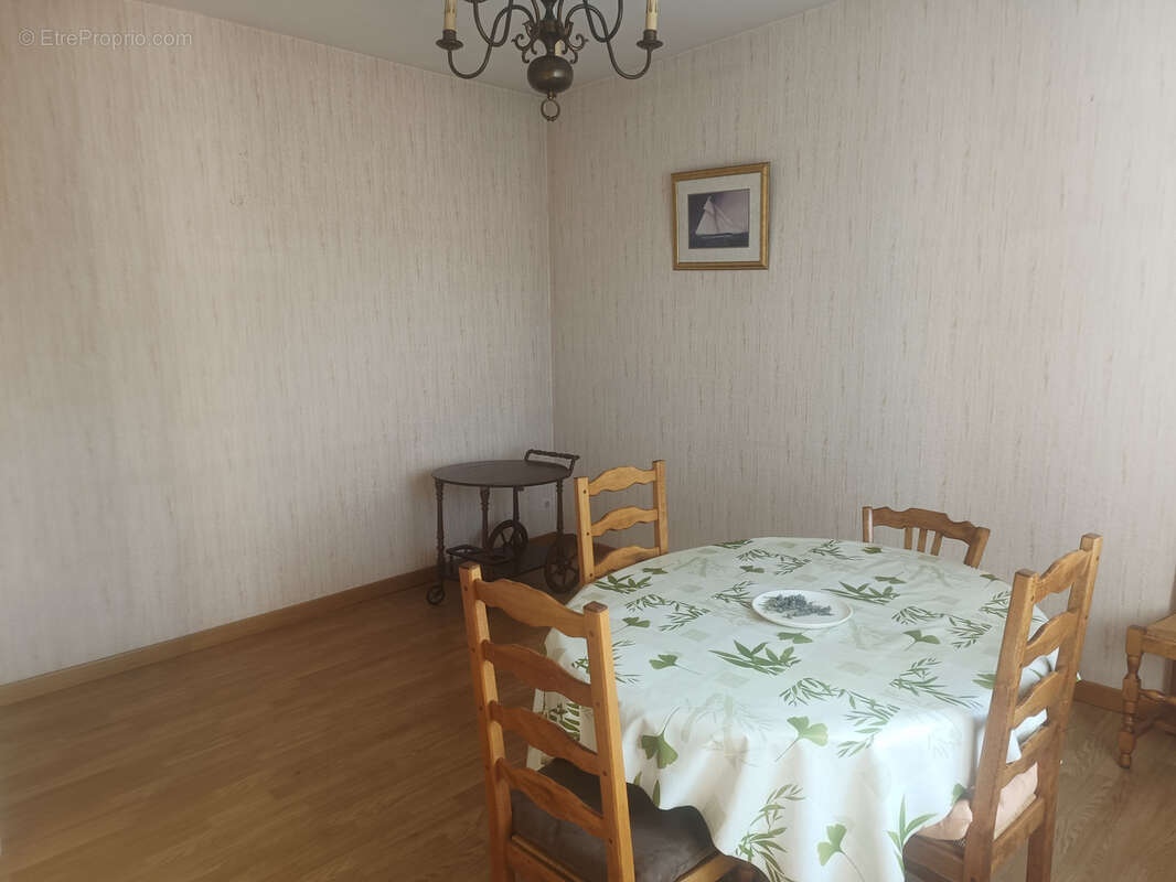 EXCLUSIVITE !!! SAINT RAMBERT D'ALBON, Maison avec sous-sol complet, 90 m2 habitables environ et jardin 348m2 - photo 4