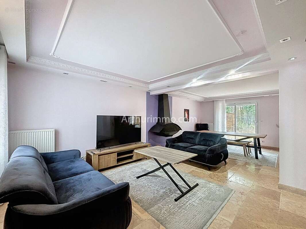 Maison à LIMEIL-BREVANNES