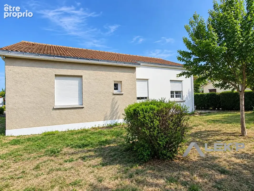 Maison 8 pièces 250 m² à vendre à Challans (85300) - photo 4