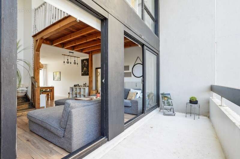 Appartement à LE COUDRAY-MONTCEAUX