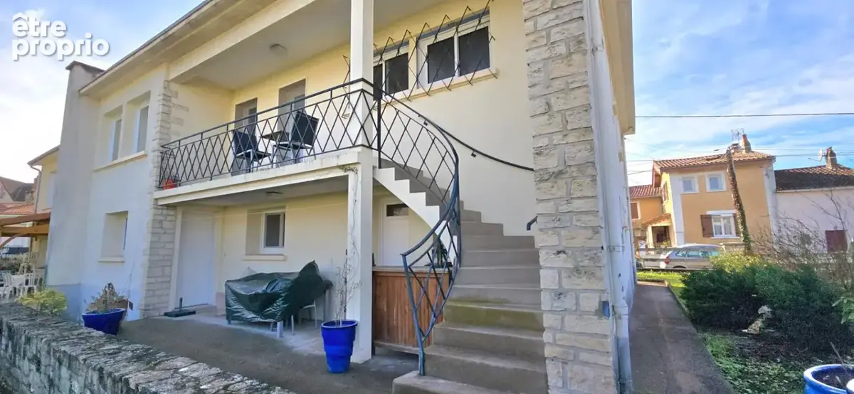 Maison de ville de type 6, jardin et garage privatif sur un terrain de 450 m² - photo 2