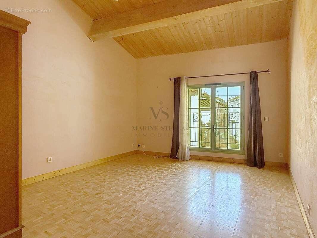 Maison à NISSAN-LEZ-ENSERUNE