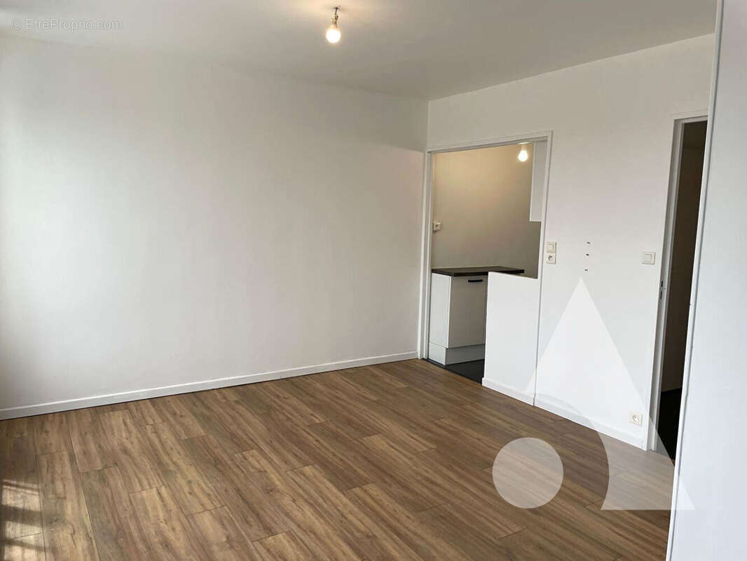 Appartement studio avec balcon crepy en valois vendu-loue - photo 2