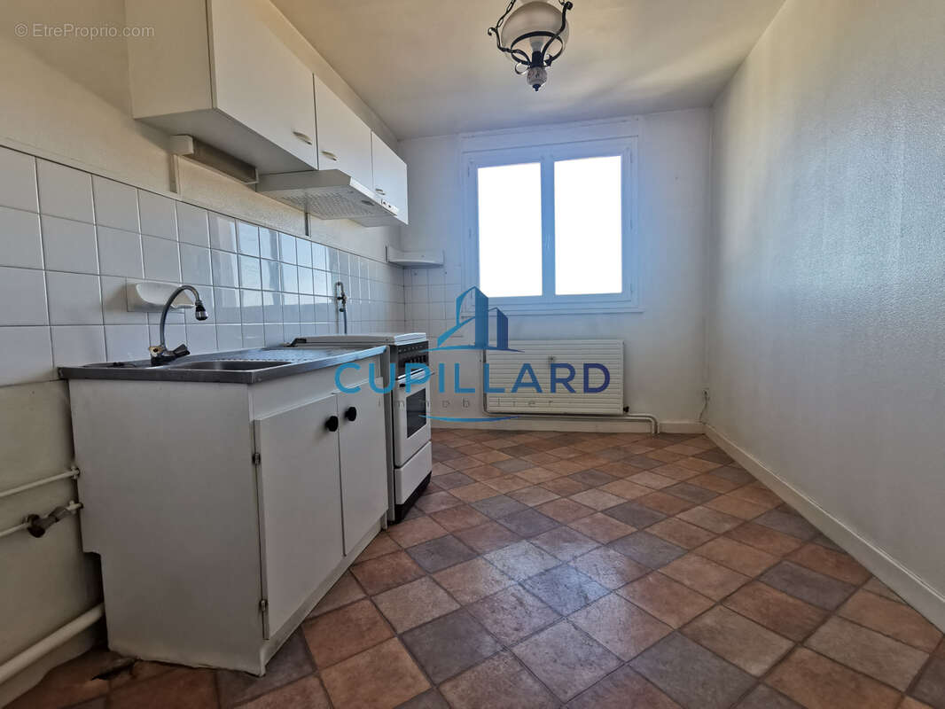 Appartement à LE COTEAU
