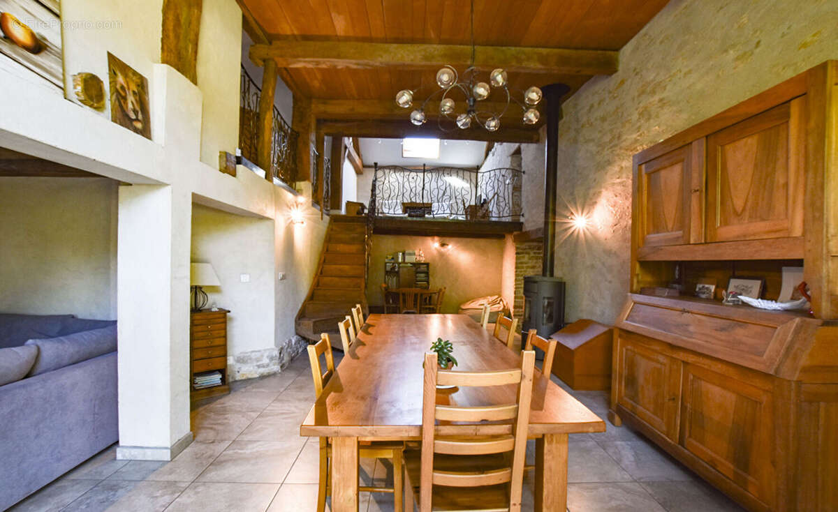 Maison 234 m2 Pleine de Charme et de cachet - photo 9