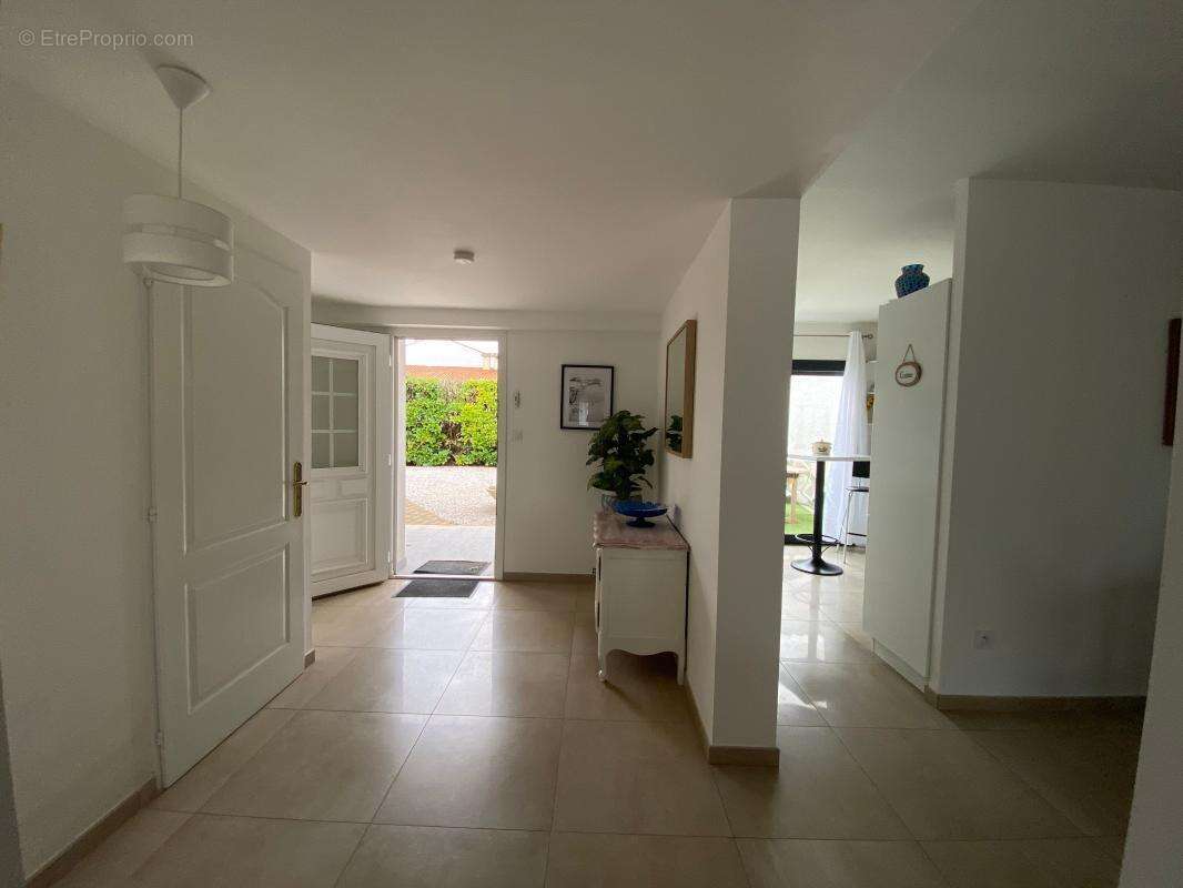 Maison à MAUGUIO